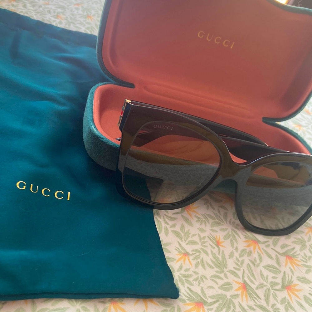 -sold- gucci sunglasses - Picture 1 of 6